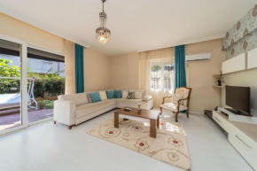 Refreshing Flat with Backyard 600 m to Duden Waterfalls